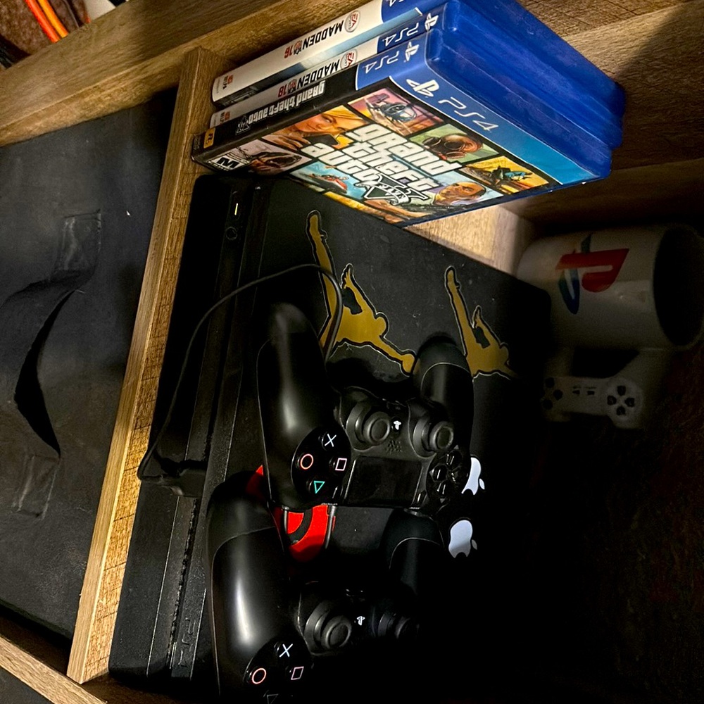 PlayStation 4 Slim
